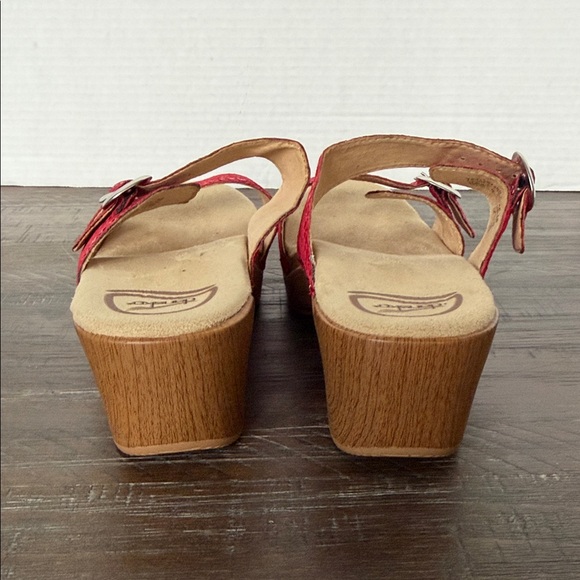 Dansko Sophie Women's Red Leather Snake Two Strap Sandal Size 7.5 EU 38 Comfort - Picture 5 of 10